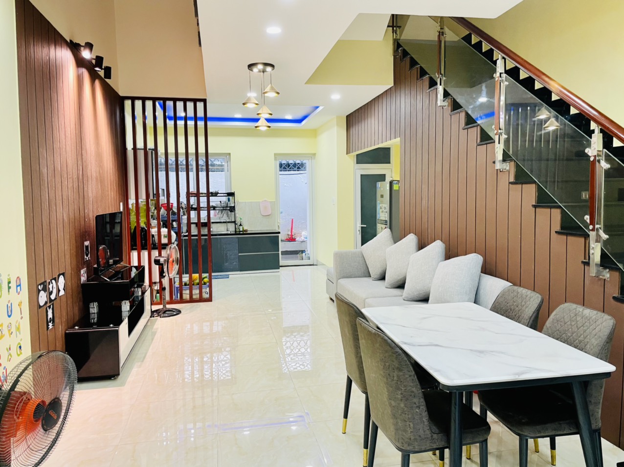 Cho thuê nhà nguyên căn 3 tầng, khu Đô Thị Mỹ Gia, Nha Trang.